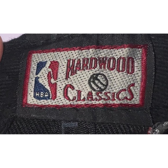 New Era Toronto Raptors 9FIFTY Snapback Hat Black Metallic Silver Logo NBA Cap - Picture 7 of 9